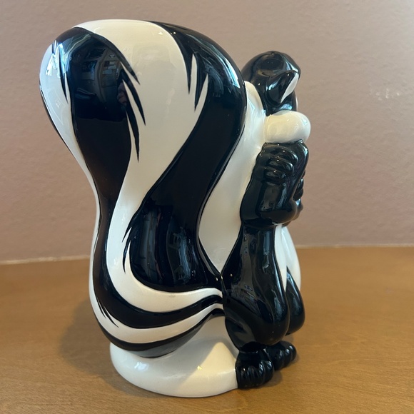 Pepe & Penelope Vase with Original Box (1997 Warner Bros Studio Store Exclusive) - Picture 5 of 14